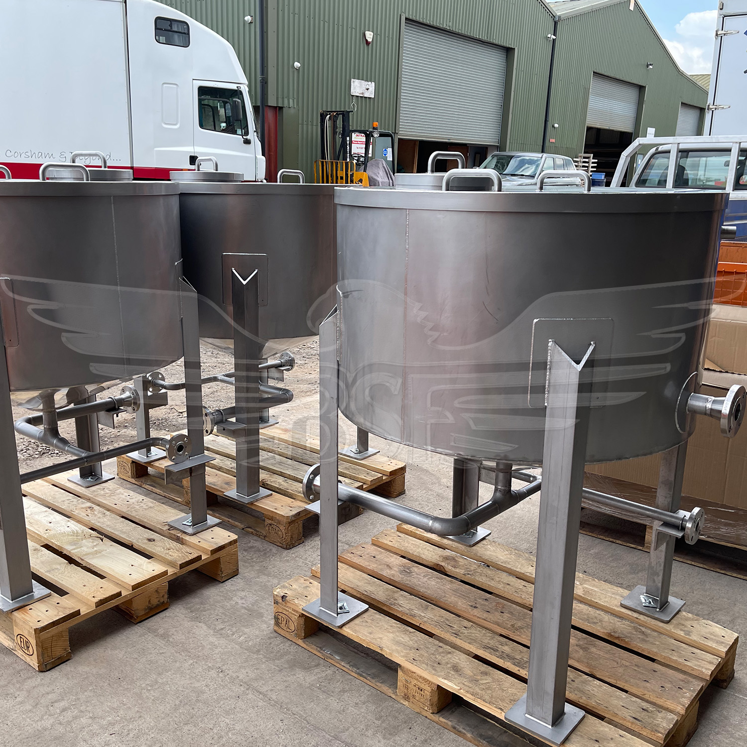 Small-Tanks Small-Tanks
